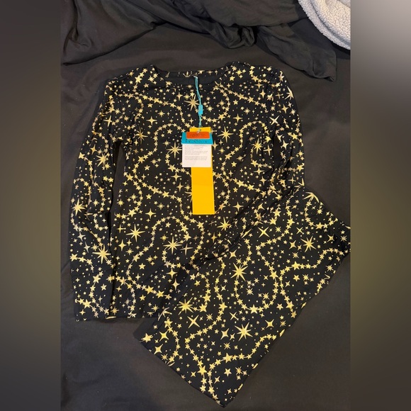 Posh Peanut Other - Posh Peanut “metallic” star print two piece pajama set size 7y/8y nwt